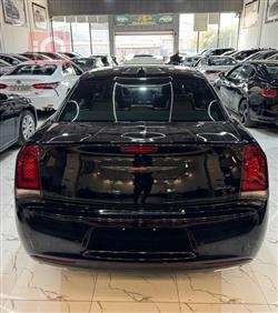 کرایسلەر 300